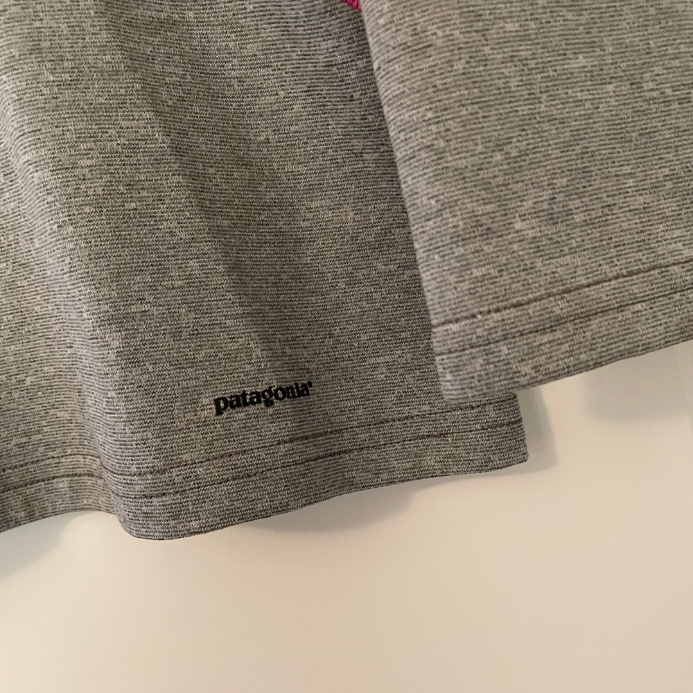 Patagonia Capilene Women’s Midweight Zip Neck Heather Gray and Pink Zip Pullover - Picture 5 of 6